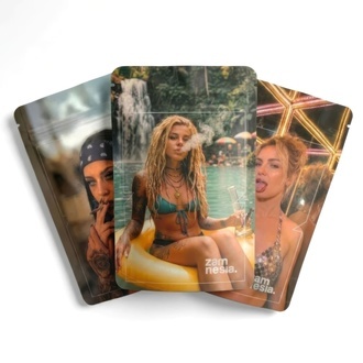 Stoner Girl Z-Lock -s&auml;ilytyspussi (Medium)