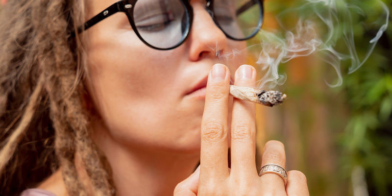 Kannabiksen polttaminen Kannabiksen polttaminen