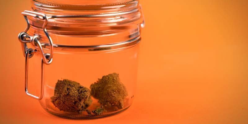 Kuinka säilyttää kannabiksen moon rocks -palat ja kaviaari Kuinka säilyttää kannabiksen moon rocks -palat ja kaviaari