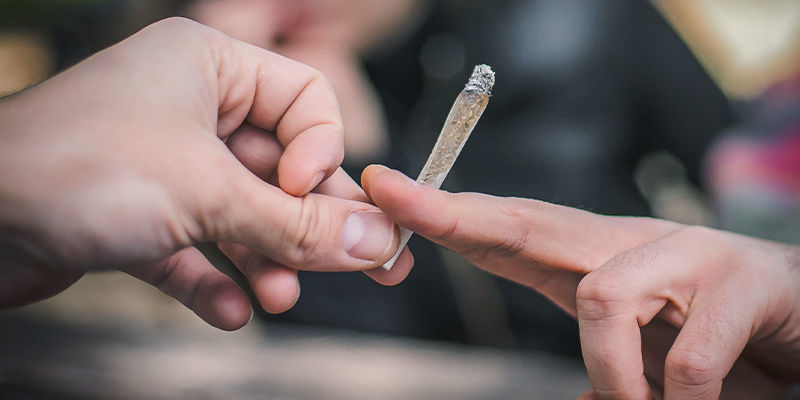 Vältä polttamista yksin Vältä polttamista yksin