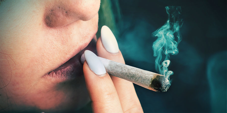 Lääkekannabiksen polttaminen