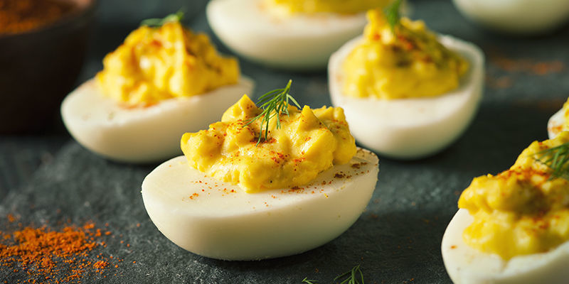 Huippuhauskat täytetyt munat DOPE DEVILED EGGS