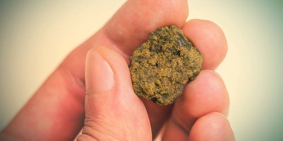 HASH: TIIVIISTI PAKATTUA, AIVAN KUTEN KANNABIKSEN PYHÄPÄIVÄKALENTERI