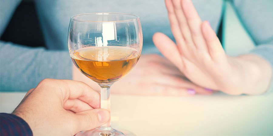 Alkoholin tai muiden päihteiden kanssa sekoittaminen Alkoholin tai muiden päihteiden kanssa sekoittaminen