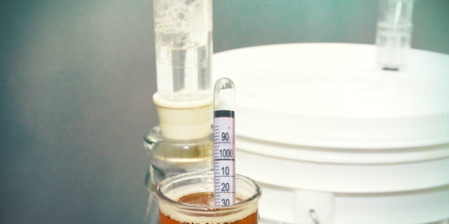 Vinkkejä tarkkaan hydrometrin lukemaan TIPS FOR AN ACCURATE HYDROMETER READING