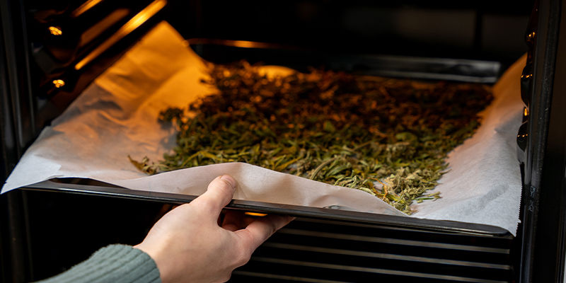 Kun valmistelet kannabiksen, ensimmäinen vaihe on dekarboksylointi To prepare your cannabis material, you first need to decarboxylate it