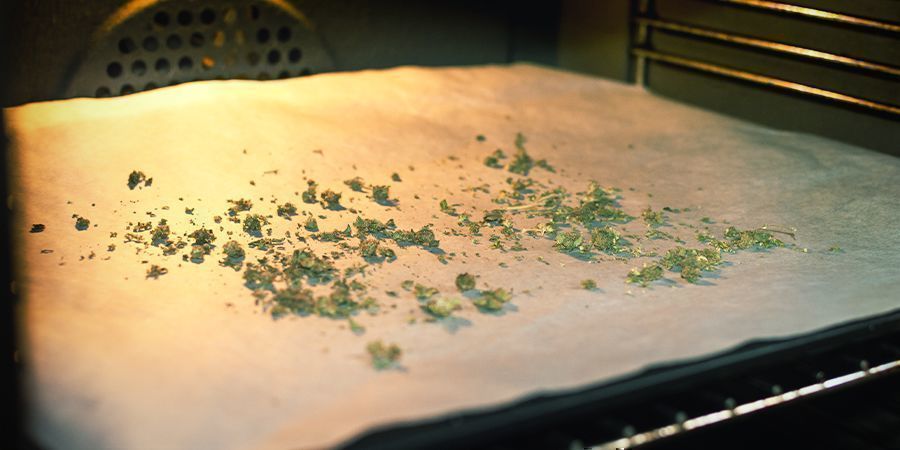 Kannabiskonsentraatit ja syötävät: decarb tarvittaessa