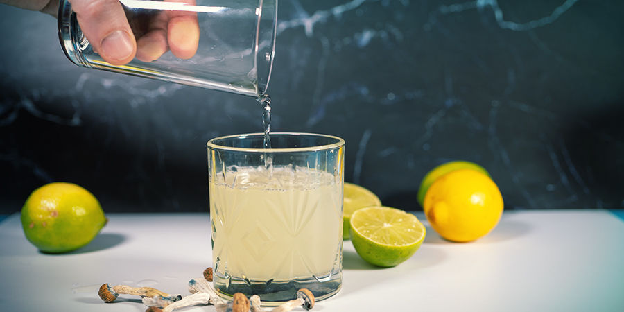 Lemon Tek -ohje: lis&auml;&auml; mehuun vett&auml; tai teet&auml;