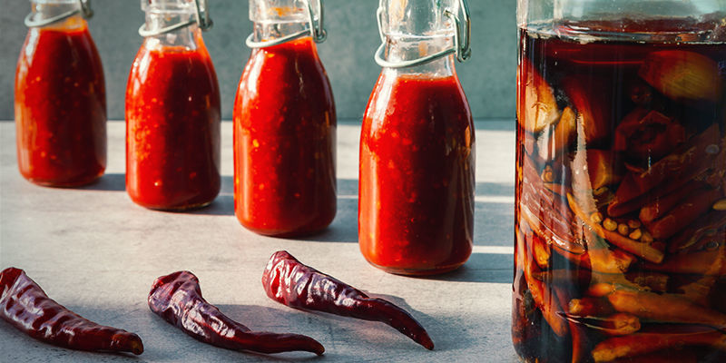 Kuinka tehdä fermentoitua chilikastiketta 6 helpolla askeleella Kuinka tehdä fermentoitua chilikastiketta 6 helpolla askeleella
