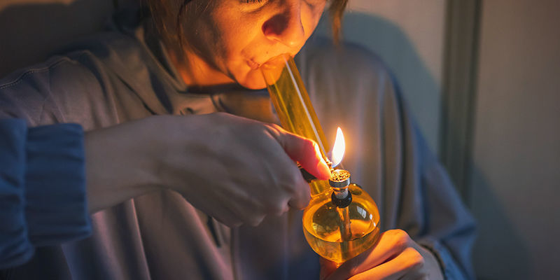 Bongit/ vesipiiput Bongs/ Water Pipes