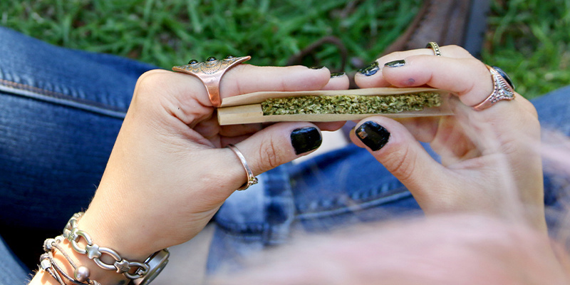 Jointit ja bluntit Joints and blunts