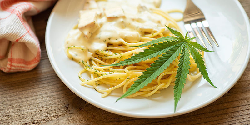 Kuinka järjestää kannabisillallinen Kuinka järjestää kannabisillallinen