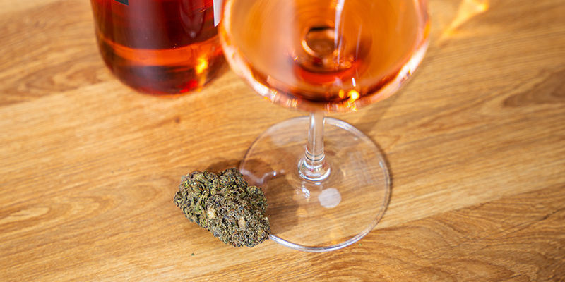 Kuinka yhdistää kannabis ja viini How To Pair Weed With Wine