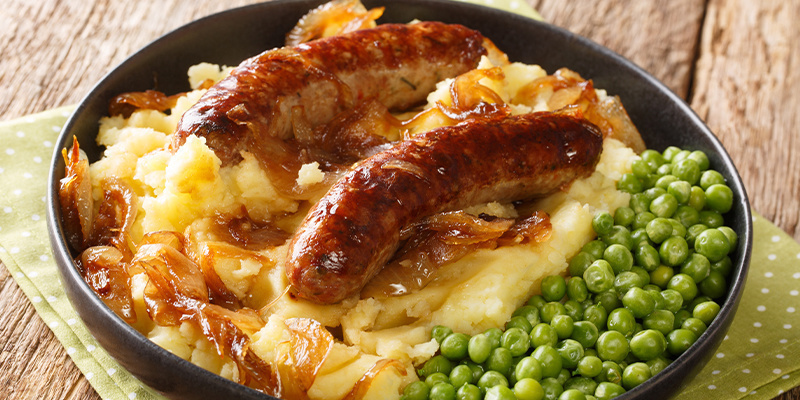 Pääruoka – tajunnanräjäyttävät bangers & mash Pääruoka – tajunnanräjäyttävät bangers & mash