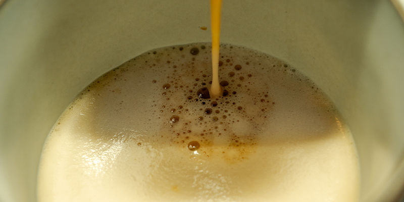 Valmista kahvi keitetyllä kannabis–öljy–vesiseoksella Use The Now Boiled Cannabis-Oil-Water Mixture To Create Your Coffee