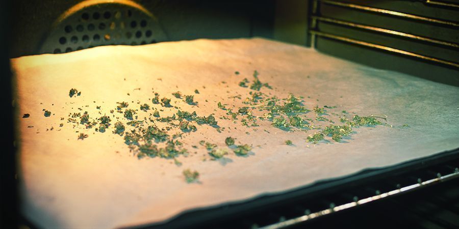 Näin valmistat kannabisinfusoidun oliiviöljyn Näin valmistat kannabisinfusoidun oliiviöljyn