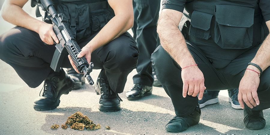 Huumeidenvastainen politiikka Yhdysvalloissa HUUMEIDENVASTAINEN POLITIIKKA YHDYSVALLOISSA