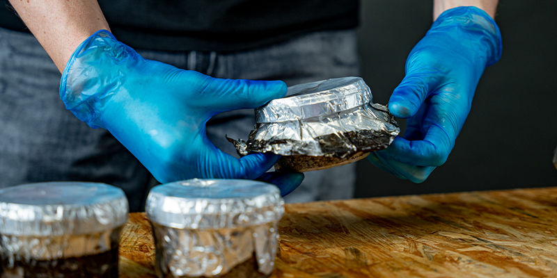 Löysää alumiinifolion päällimmäinen kerros PF tek Loosen up the top layer of aluminium foil