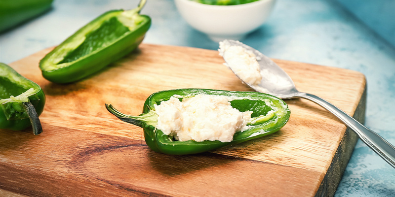 Paistetut jalapeño poppersit: vaiheet Paistetut jalapeño poppersit: vaiheet