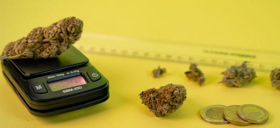4 tapaa mitata kannabista ilman vaakoja